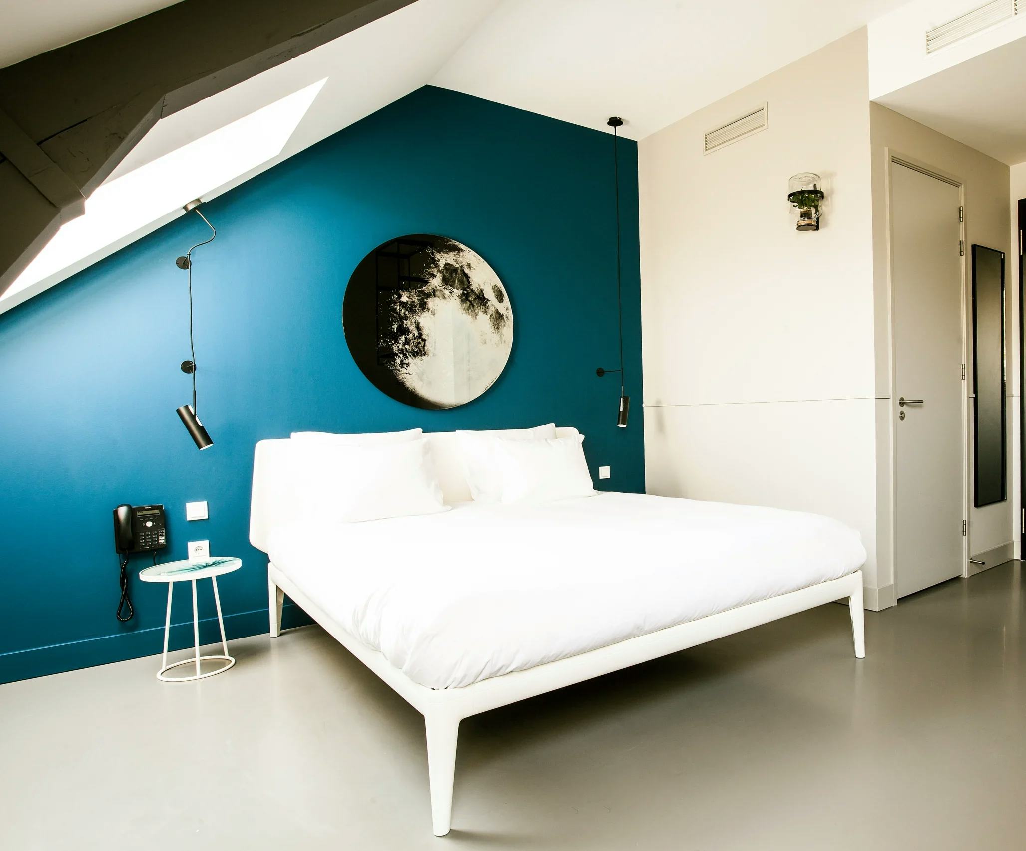 conscious hotel - double room bed